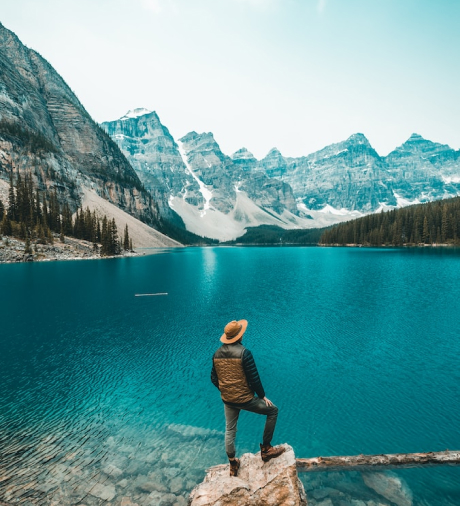 фотография красивого озера в горах the photo of lake in mountains